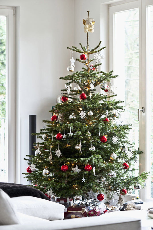 How to Style a Christmas Tree Like a Pro ✨🎄